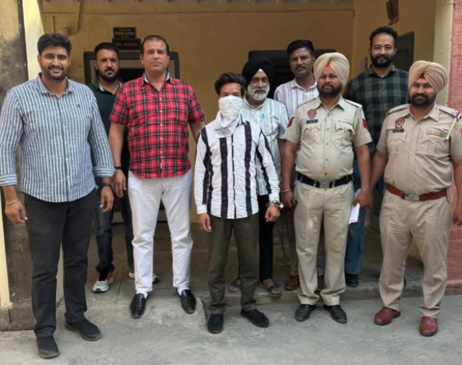 ਸਮਾਰਟ ਮੀਟਰ ਨਾਲ ਛੇੜ ਛਾੜ ਕਰਦਾ ਇੱਕ ਵਿਅਕਤੀ ਕਾਬੂ, ਦੂਜਾ ਬਚ ਨਿਕਲਿਆ 